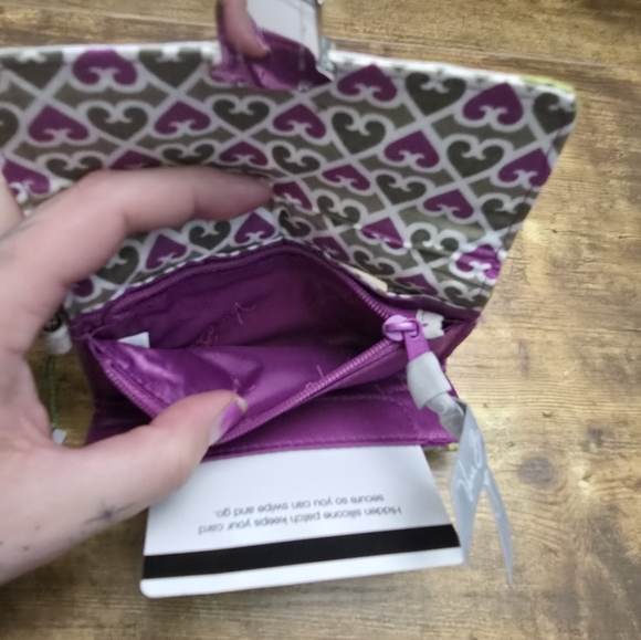 New Vera Bradley Multicolor Quilted Women's Wallet - Picture 10 of 12